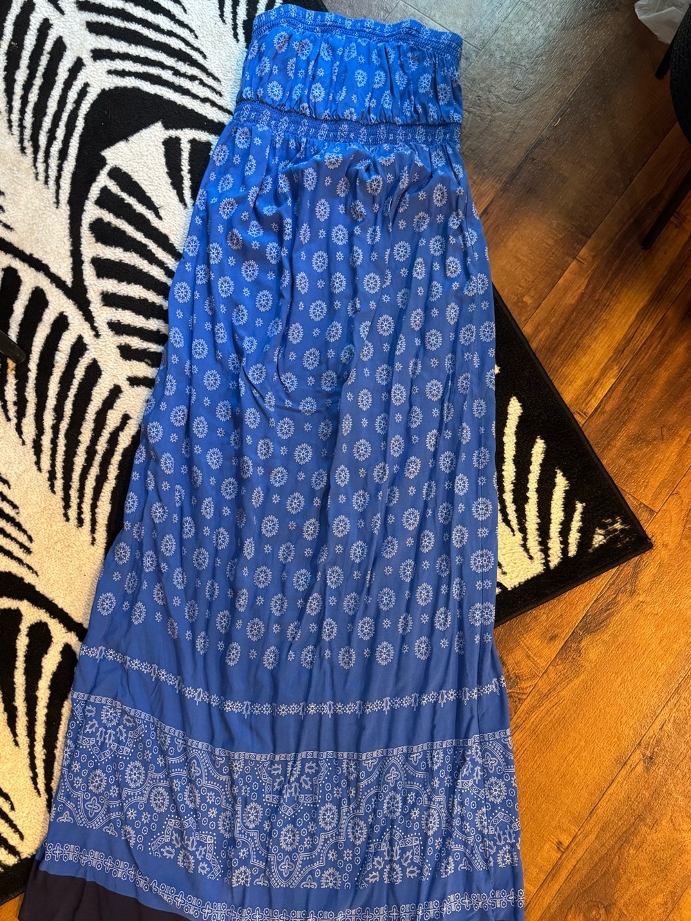 Old Navy women’s maternity Royal Blue Paisley Medallion Smocked Maxi Dress small